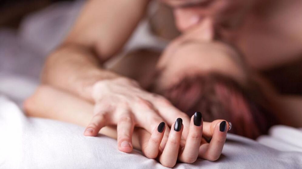 Pra-éjakulasi tindakan minangka pelumas salami hubungan intim
